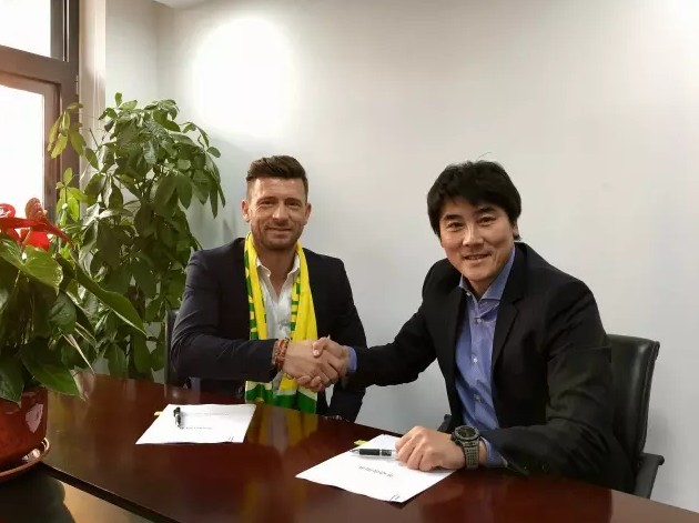 推荐：利物浦欧联杯前瞻：西汉姆 VS 弗赖堡时间：2023-12-15 04:00西汉姆联在上轮联赛的客场被富勒姆按在地上摩擦，5球大败毫无招架之力。
